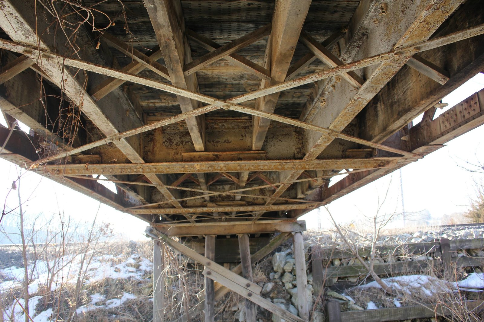 Main span floor details